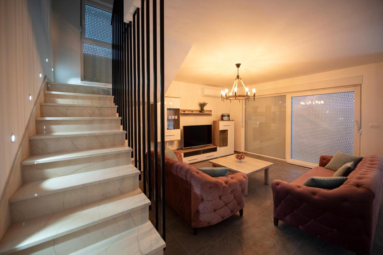 Villa Fidelissima Kastela Ngoại thất bức ảnh