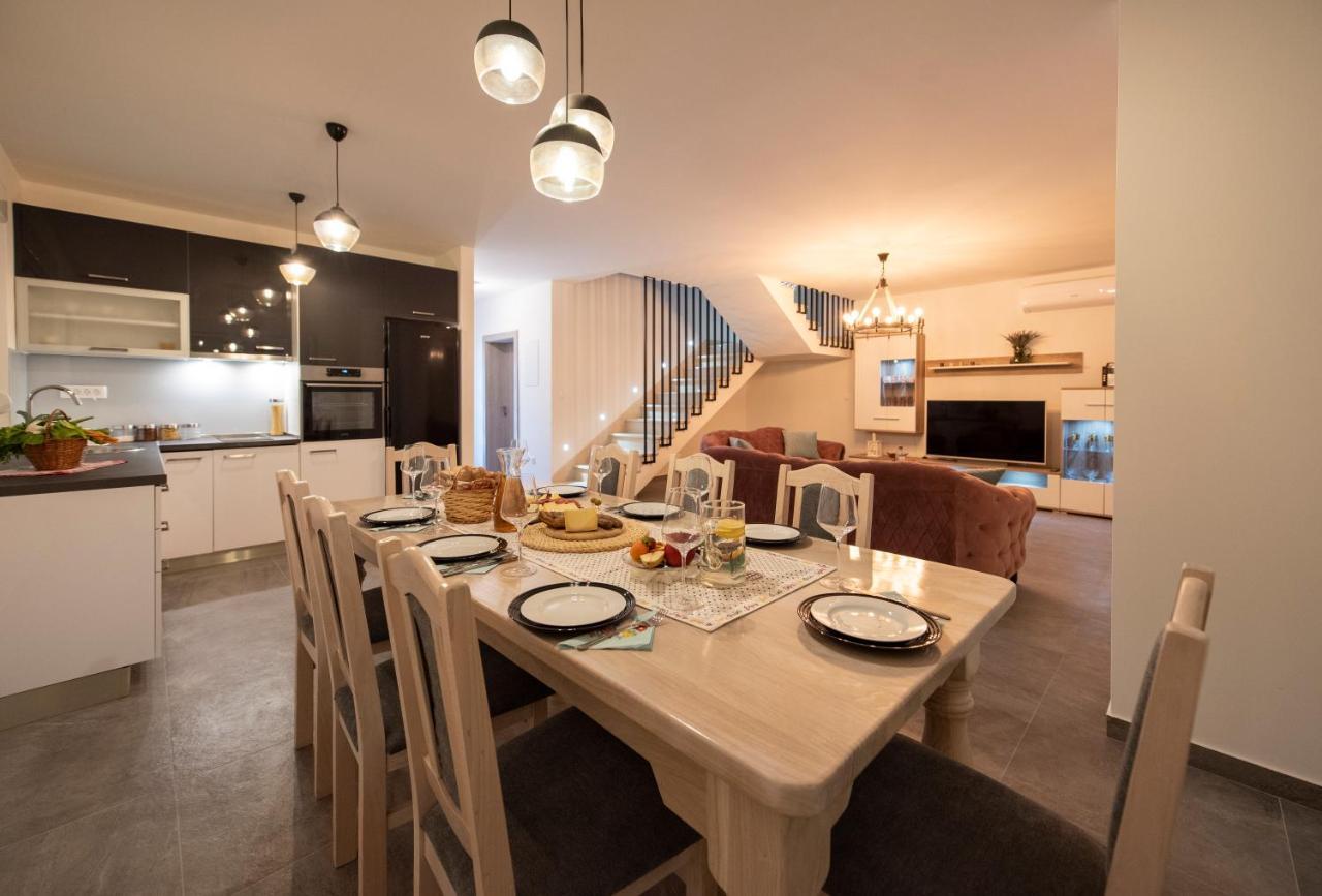 Villa Fidelissima Kastela Ngoại thất bức ảnh