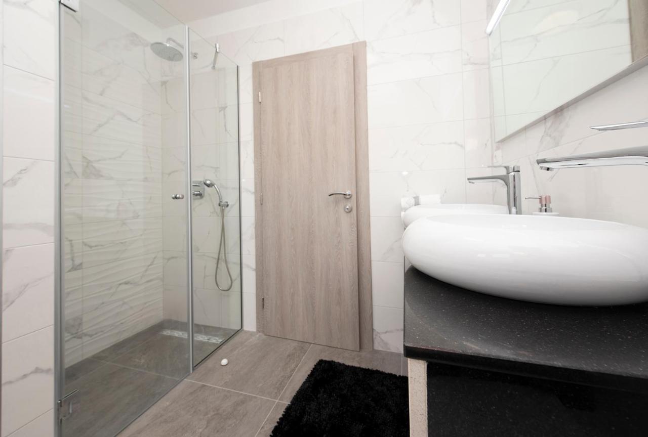 Villa Fidelissima Kastela Ngoại thất bức ảnh